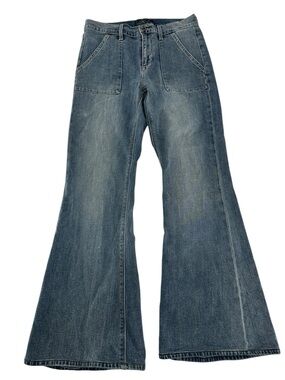 LUCKY BRAND / Classic Light Blue Denim Style Bell Flare Jeans / Size 8 (29) Y2K